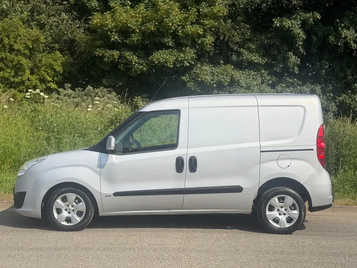 Used Vauxhall Combo Sportive 2015 Silver MPV