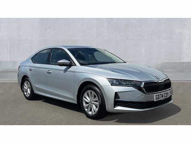 Brilliant silver metallic Used 2025 Skoda Octavia SE Technology Hatchback | £23,990 (A bit pricey) - Image 1/4
