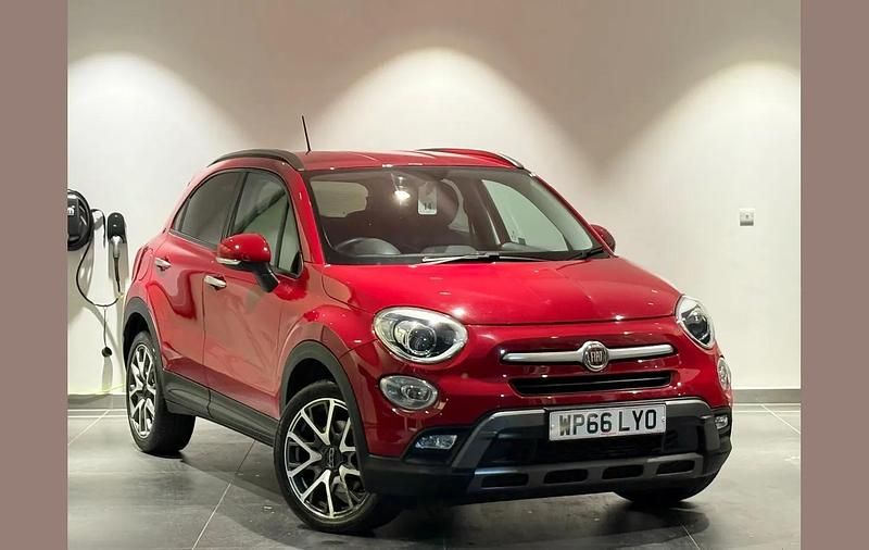 Red Used 2016 Fiat 500X Cross Plus SUV | £7,495 (Fair price) - Image 1/4