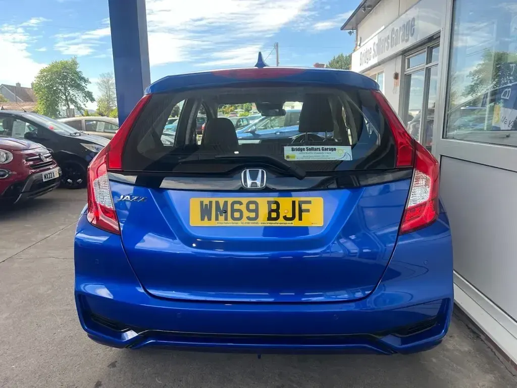 Used Honda Jazz SE 102 HP (75 kW) 2019 Blue Hatchback