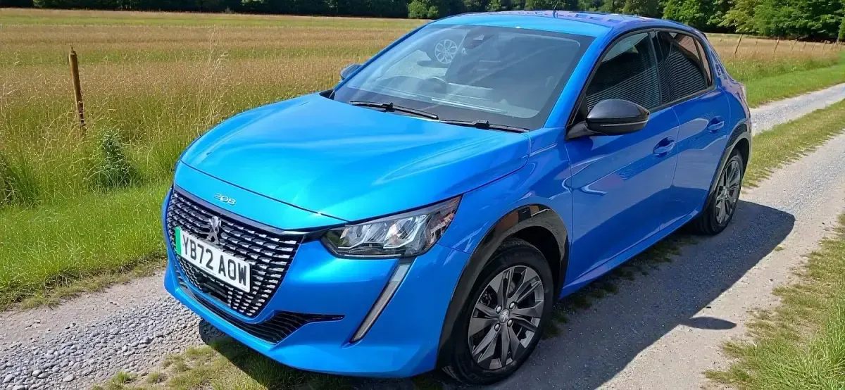 Used Peugeot e-208 Allure+ 100 kW (136 HP) 2023 Blue Hatchback