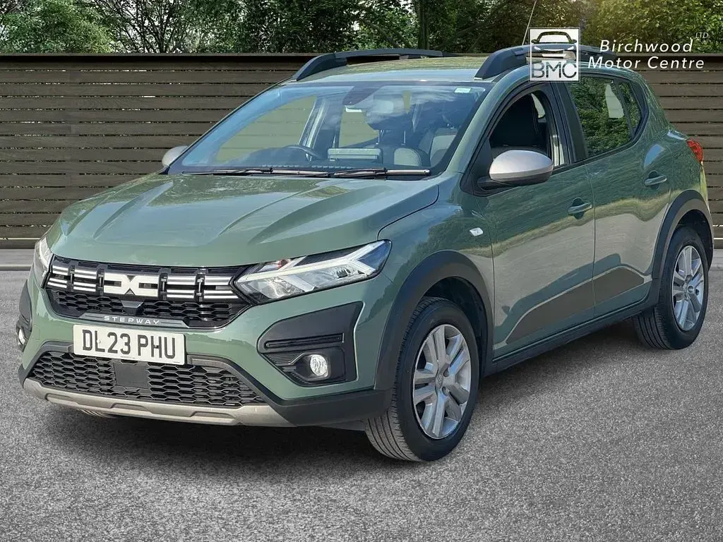 Used Dacia Sandero Expression 90 HP (66 kW) 2023 Green Hatchback