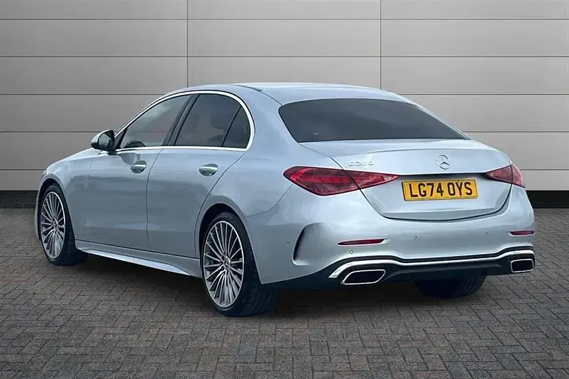 Usado Mercedes C200 AMG Line Premium 204 HP (150 kW) 2024 Prateado Sedan