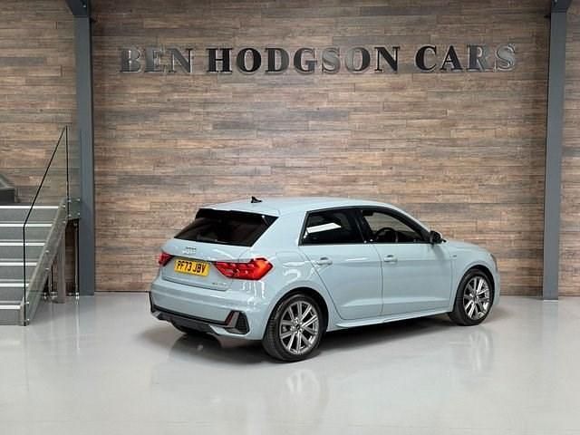 Usado Audi A1 Sportback S-Line 110 HP (80 kW) 2023 Cinzento Citadino