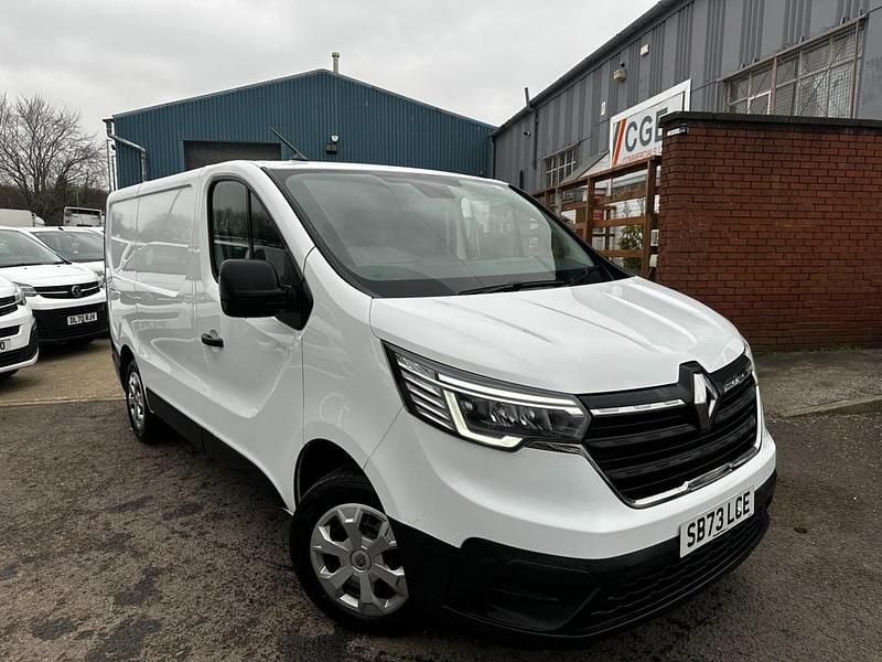 White Used 2024 Renault Trafic Van | £17,995 (Good price) - Image 1/4