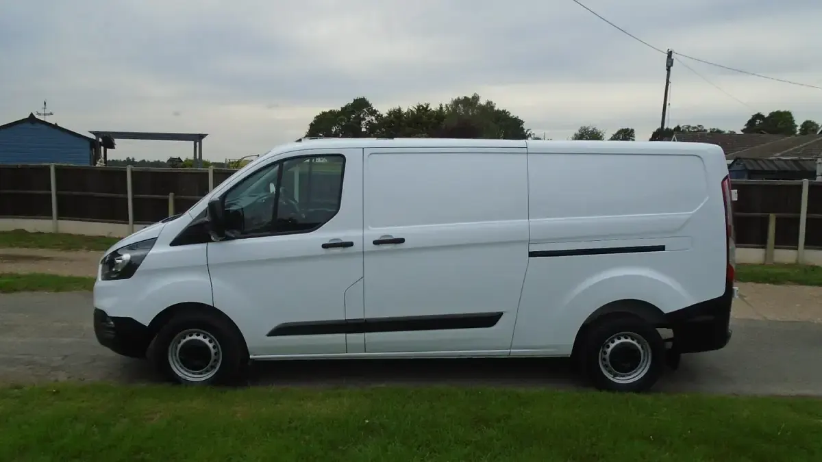 Used Ford Transit Custom 130 HP (95 kW) 2022 White Van
