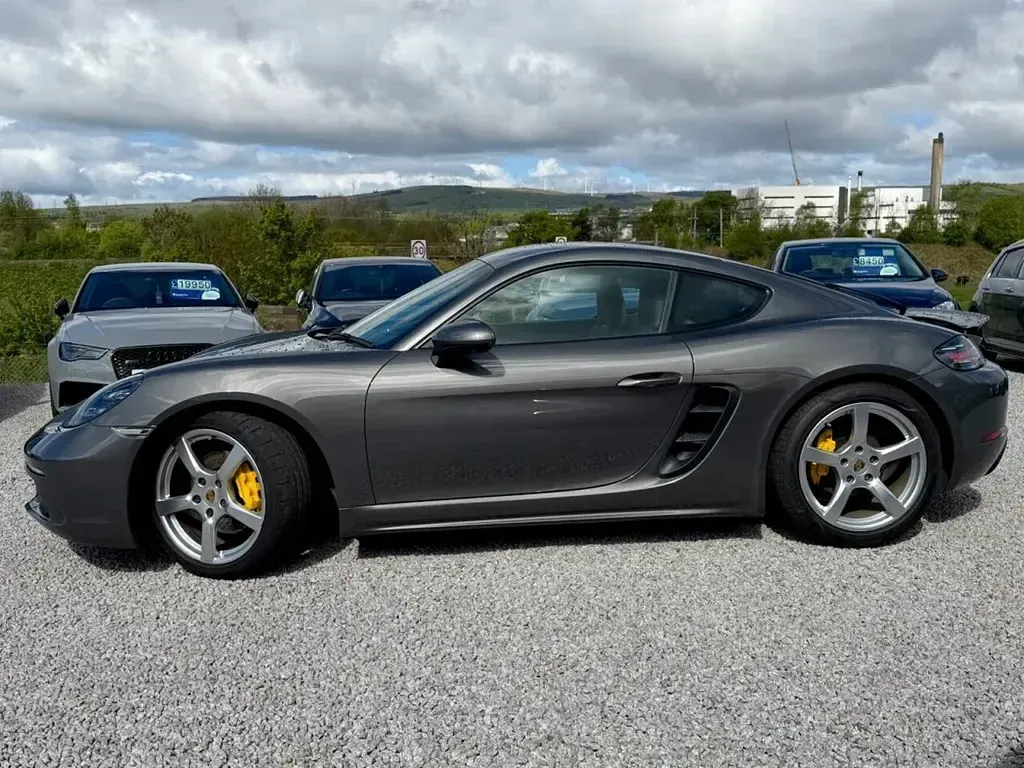 Used Porsche 718 Cayman 300 HP (220 kW) 2018 Grey Coupe