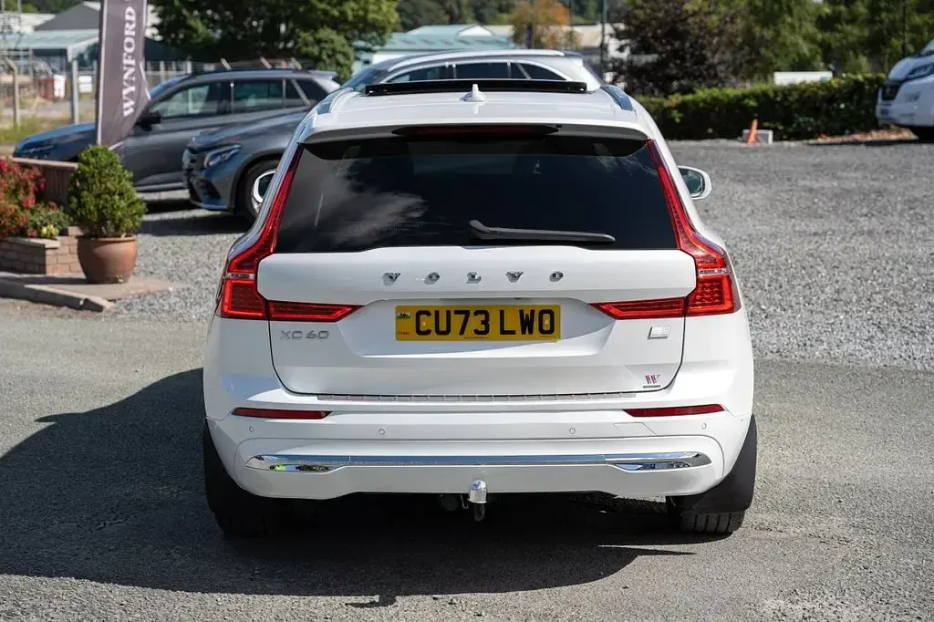 Used Volvo XC60 Ultimate 455 HP (334 kW) 2024 White SUV