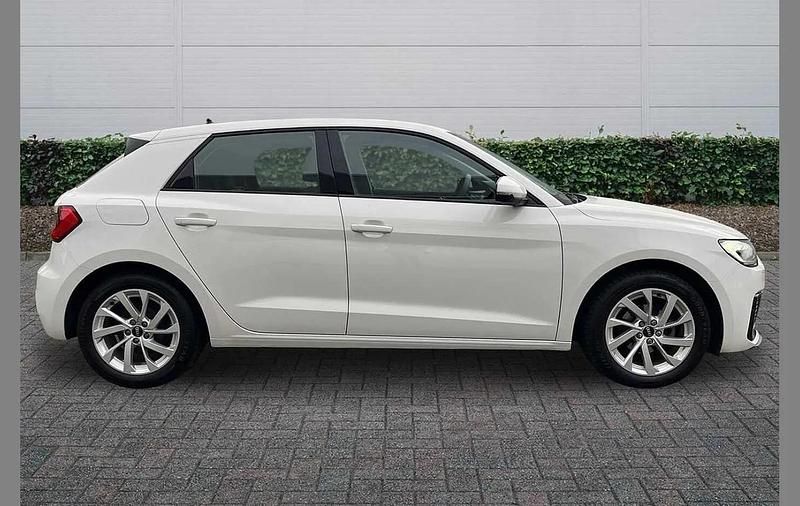 Used Audi A1 Sport 94 HP (69 kW) 2024 White SUV