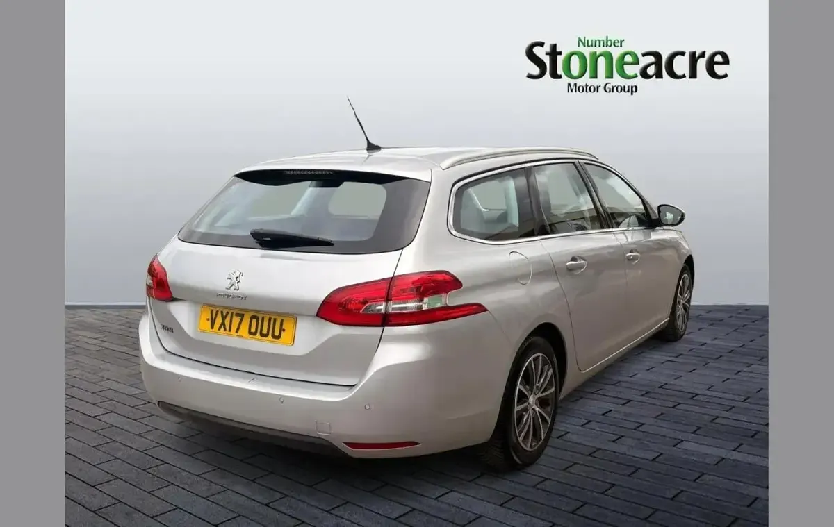 Used Peugeot 308 Allure 117 HP (86 kW) 2017 Silver Estate
