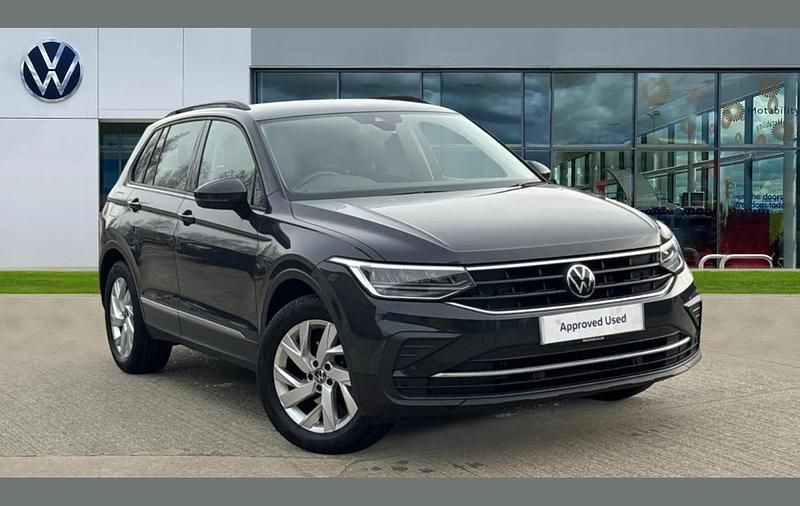 Used VW Tiguan Life 150 HP (110 kW) 2023 Grey SUV