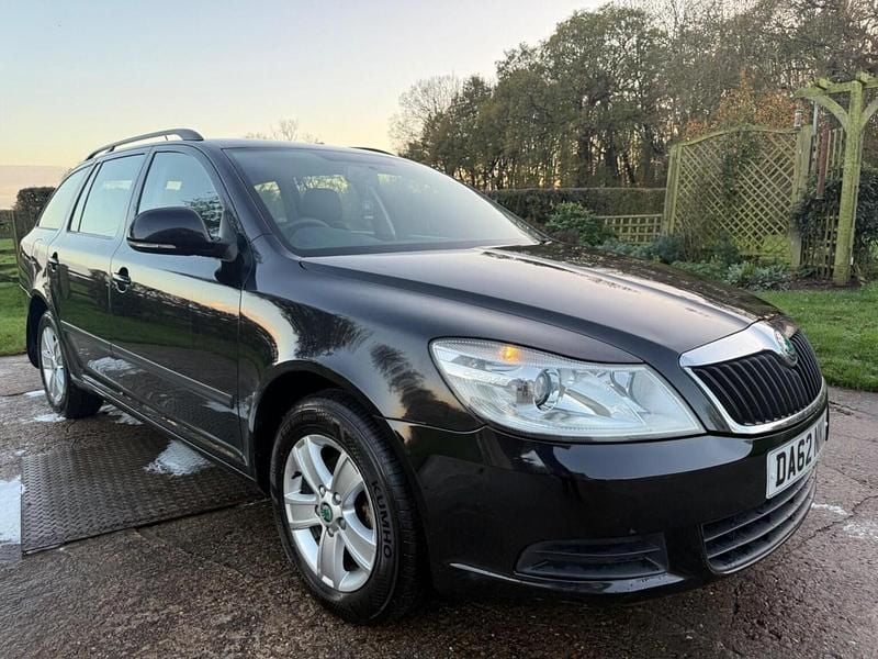 Black Used 2012 Skoda Octavia SE Estate | £2,500 (Super price) - Image 1/4