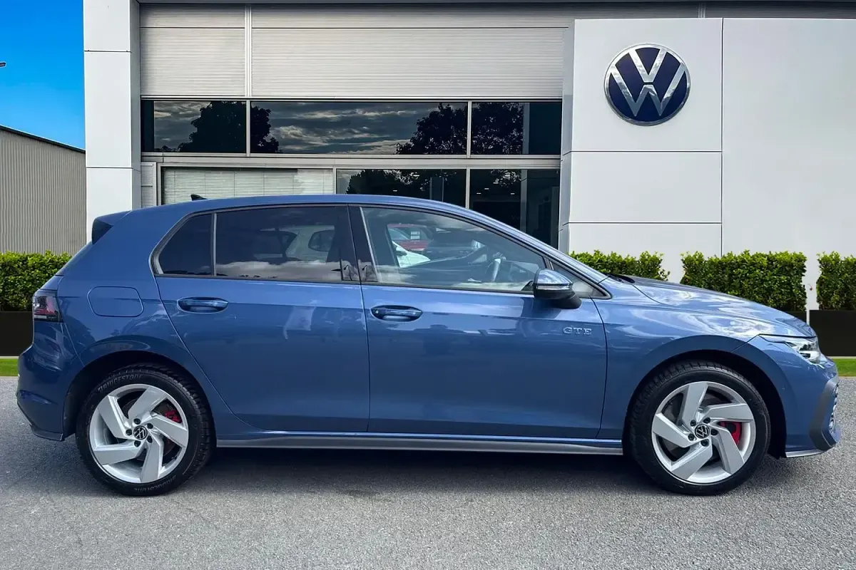 Used VW Golf VIII GTE 272 HP (200 kW) 2025 Blue Hatchback