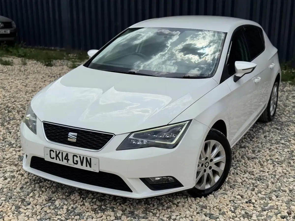 Used Seat Leon SE 110 HP (80 kW) 2014 White Hatchback