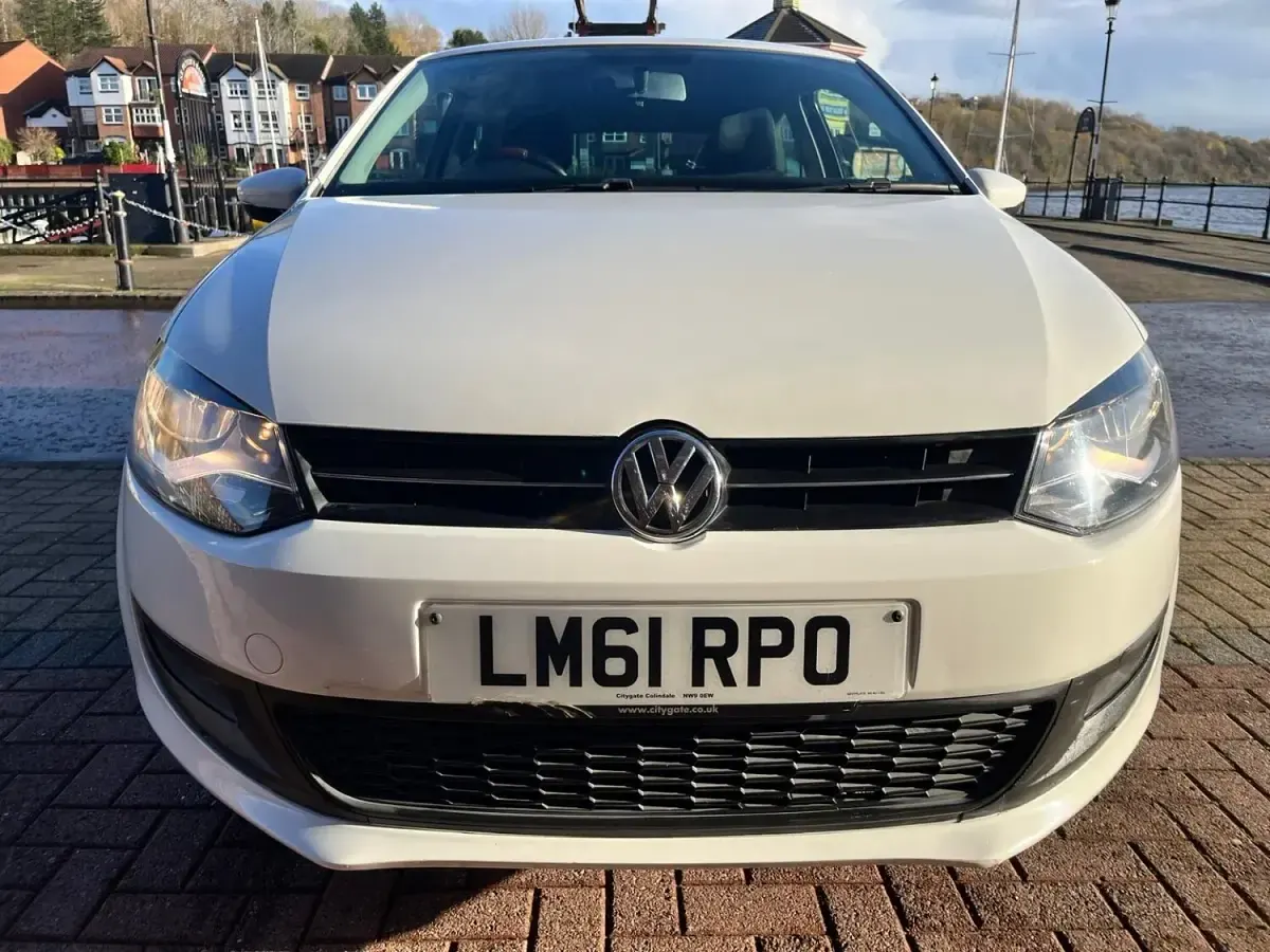 Used VW Polo Match 60 HP (44 kW) 2011 White Hatchback