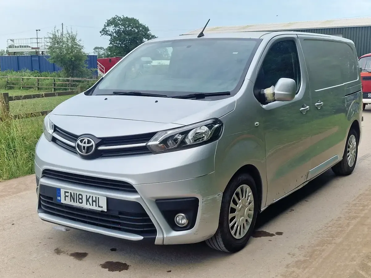 Used Toyota Proace Comfort 114 HP (83 kW) 2018 Silver MPV