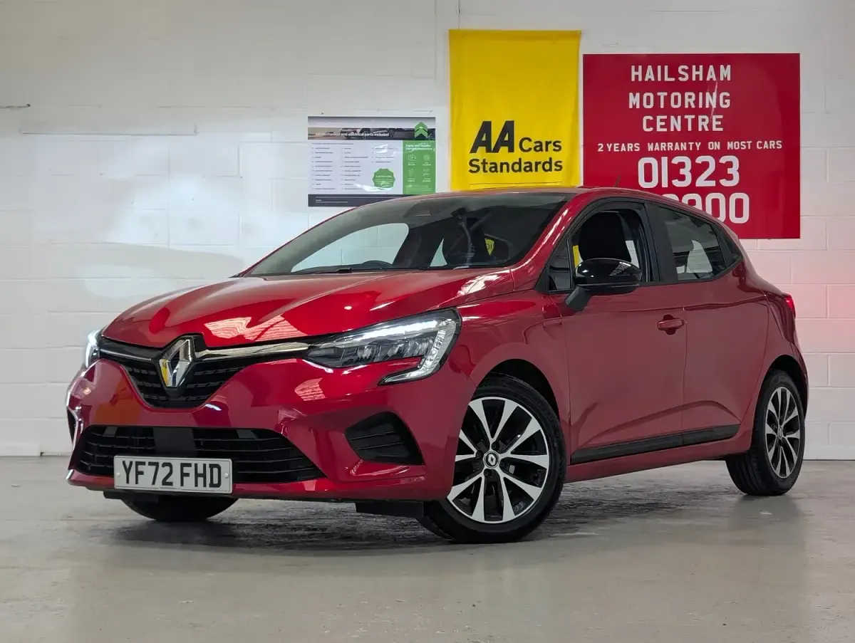 Used Renault Clio V Evolution 90 HP (66 kW) 2022 Red Hatchback