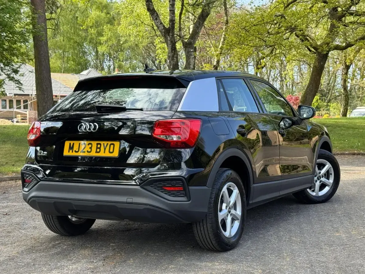 Begagnad Audi Q2 110 HK (80 kW) 2023 Svart SUV