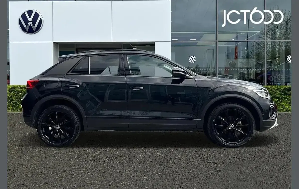 Used VW T-Roc Style 150 HP (110 kW) 2024 Black SUV