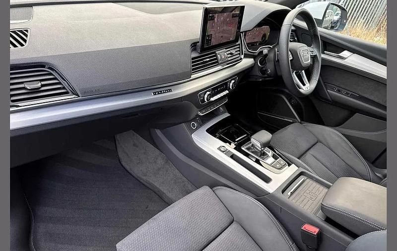 Used Audi Q5 S-Line 295 HP (216 kW) 2024 White SUV