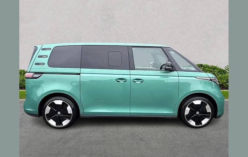Used VW ID. Buzz Pro 210 kW (286 HP) 2025 Green MPV