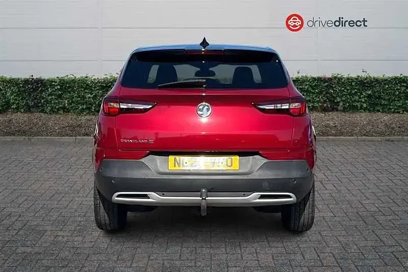 Used Vauxhall Grandland X SRi 130 HP (95 kW) 2020 Red SUV