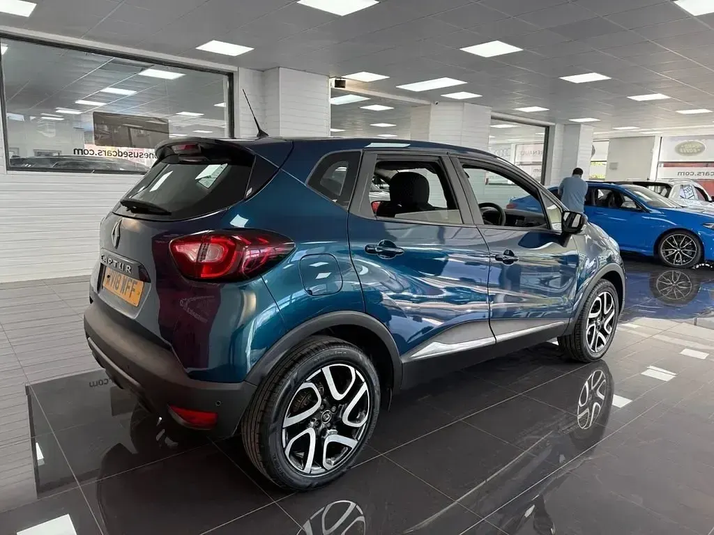 Używany Renault Captur Dynamique 90 KM (66 kW) 2018 Niebieski SUV