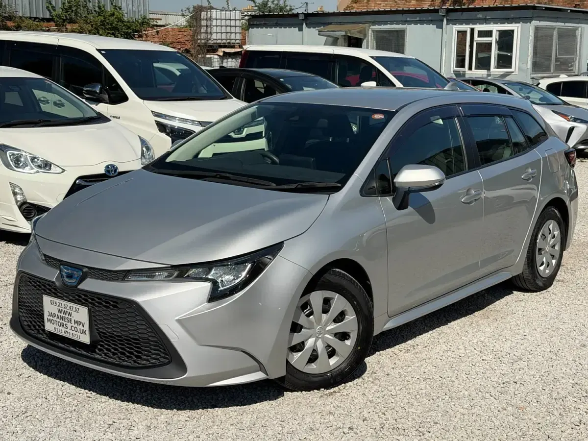 Begagnad Toyota Corolla 2021 Silver Kombi