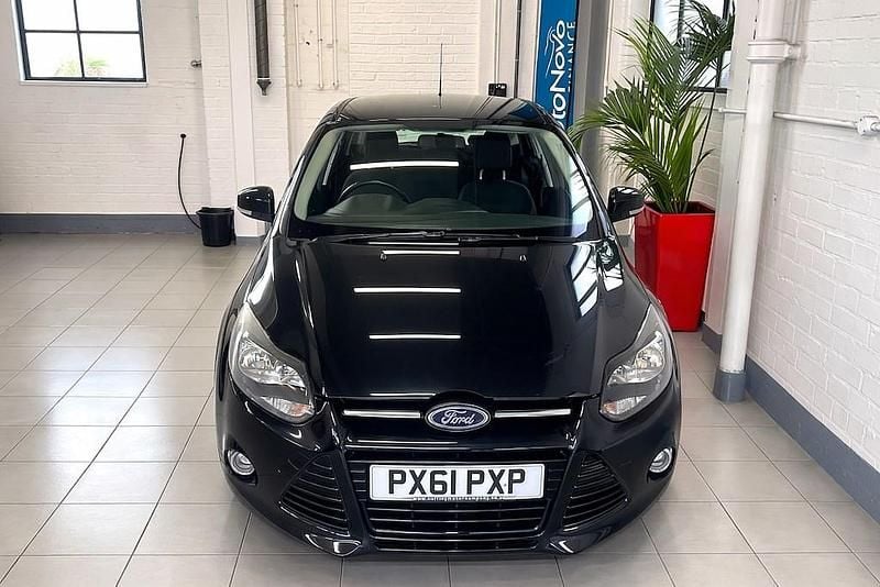 Used Ford Focus Titanium 125 HP (91 kW) 2012 Black Hatchback