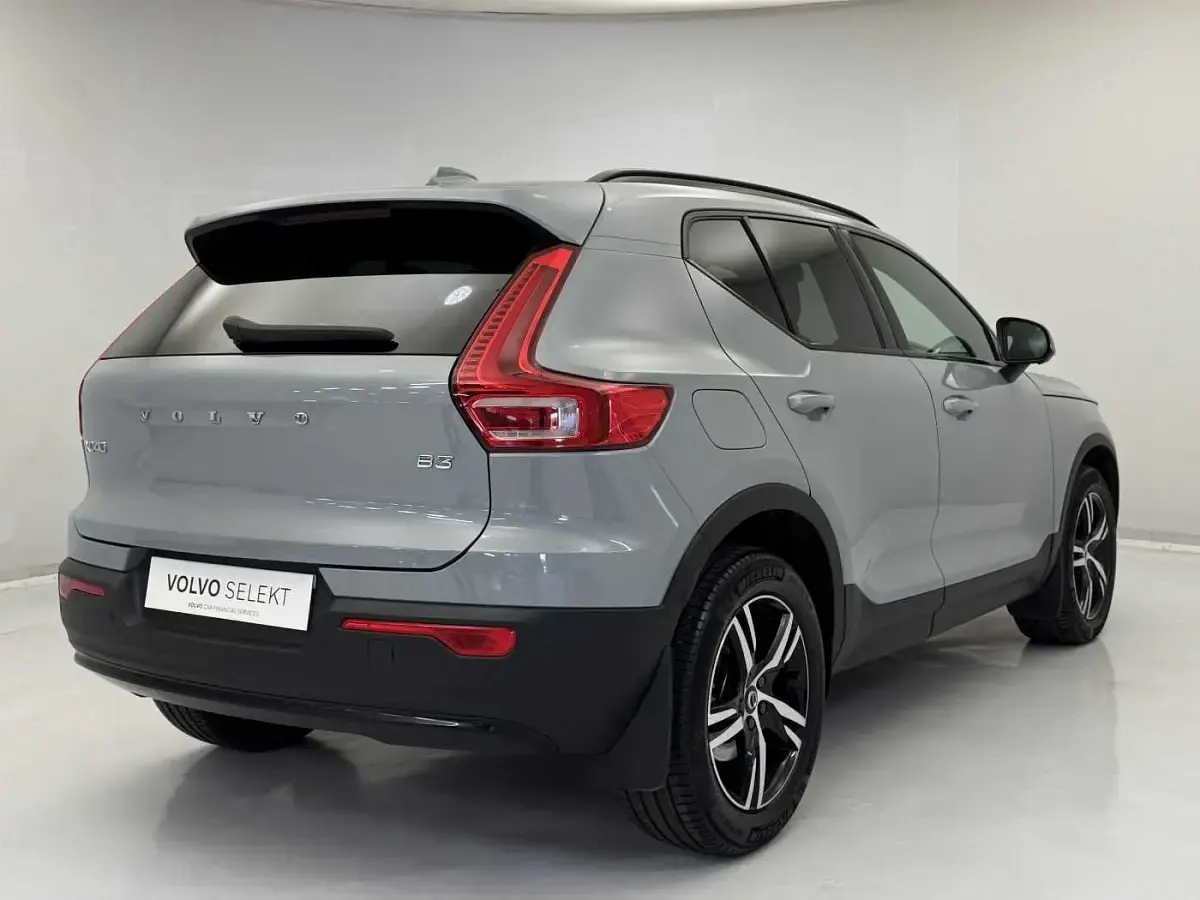 Used Volvo XC40 Plus 161 HP (118 kW) 2024 Grey SUV
