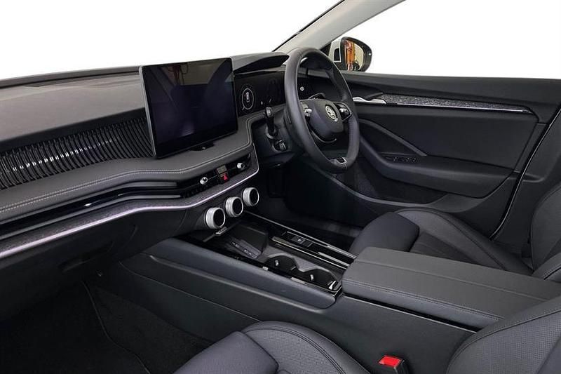 Used Skoda Superb SE L 150 HP (110 kW) 2024 White Estate