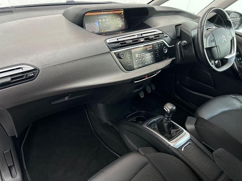 Used Citroën Grand C4 Picasso PureTech 130 HP (95 kW) 2022 Beige MPV