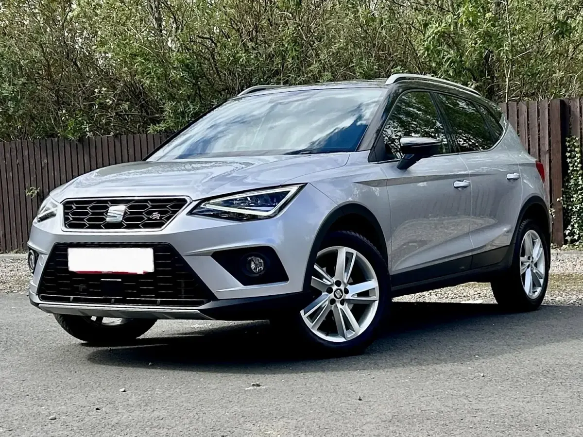 Używany Seat Arona FR 113 KM (83 kW) 2018 Srebrny SUV