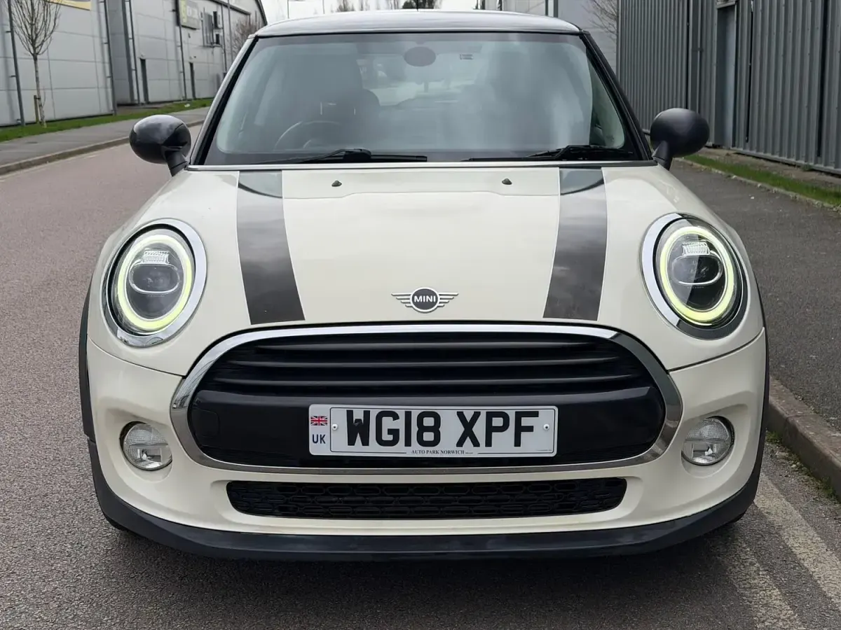 Used Mini Cooper Hatch 136 HP (100 kW) 2018 White Hatchback