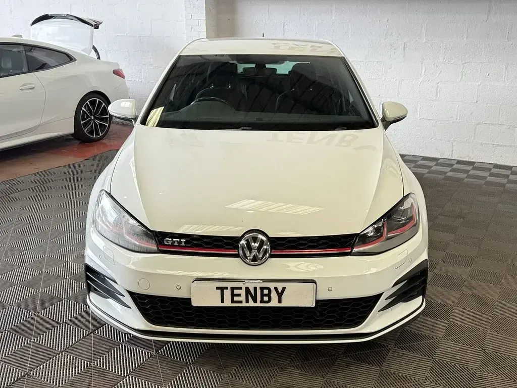 Used VW Golf VII GTI 230 HP (169 kW) 2018 White Hatchback