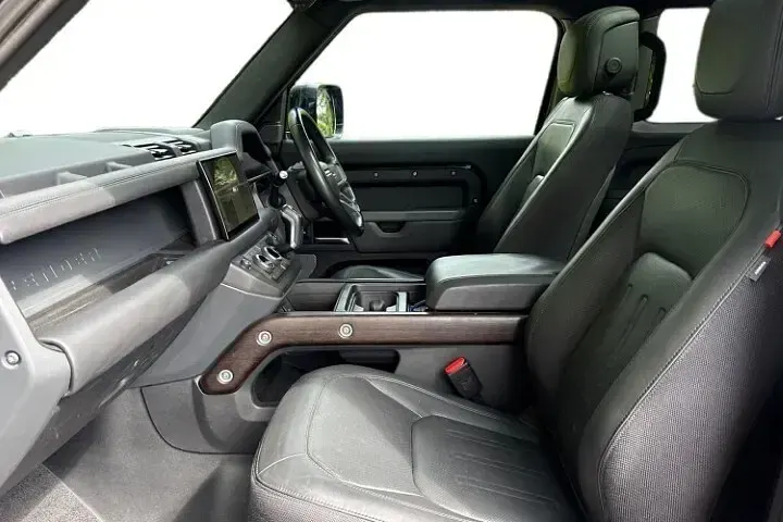 Used Land Rover Defender 295 HP (216 kW) 2023 Black SUV