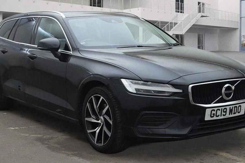 Used Volvo V60 Momentum 2019 Black Estate