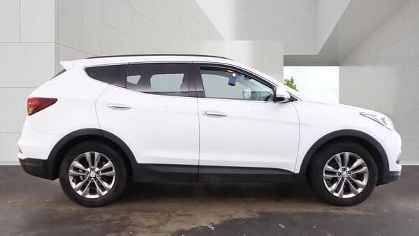 Used Hyundai Santa Fe Premium 2016 White SUV
