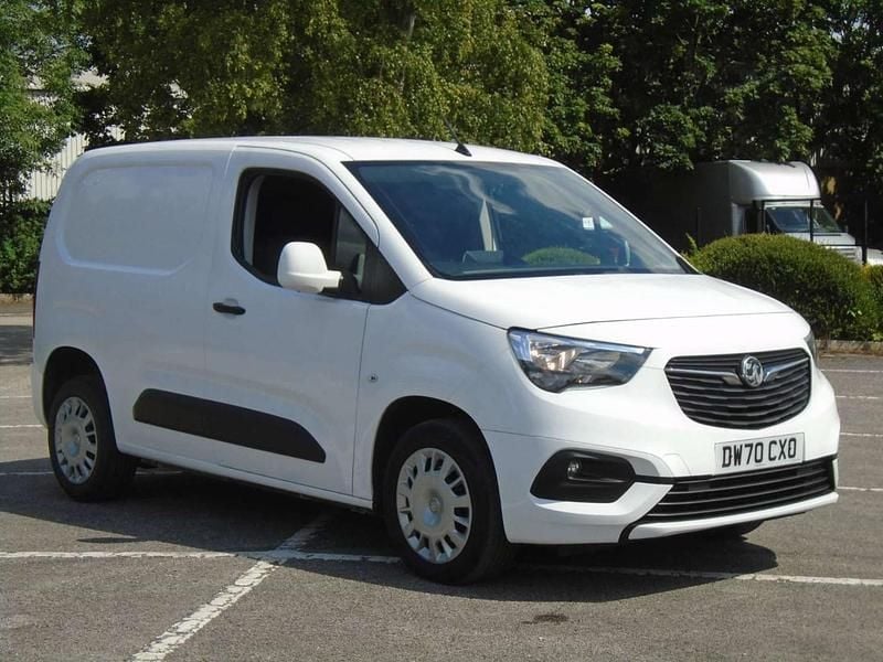 White Used 2021 Vauxhall Combo Sportive MPV | £6,990 (Fair price) - Image 1/4