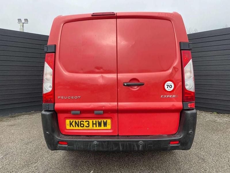 Used Peugeot Expert 90 HP (66 kW) 2014 Red Van