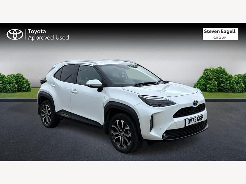 White Used 2022 Toyota Yaris Hybrid Design Hatchback | £20,848 (Expensive) - Image 1/3