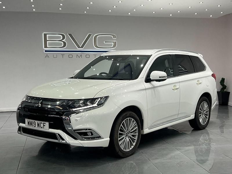 White Used 2019 Mitsubishi Outlander P-HEV Estate | £13,494 (Fair price) - Image 1/1