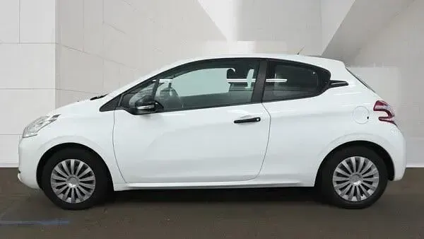 Begagnad Peugeot 208 Access 68 HK (50 kW) 2014 Vit Halvkombi