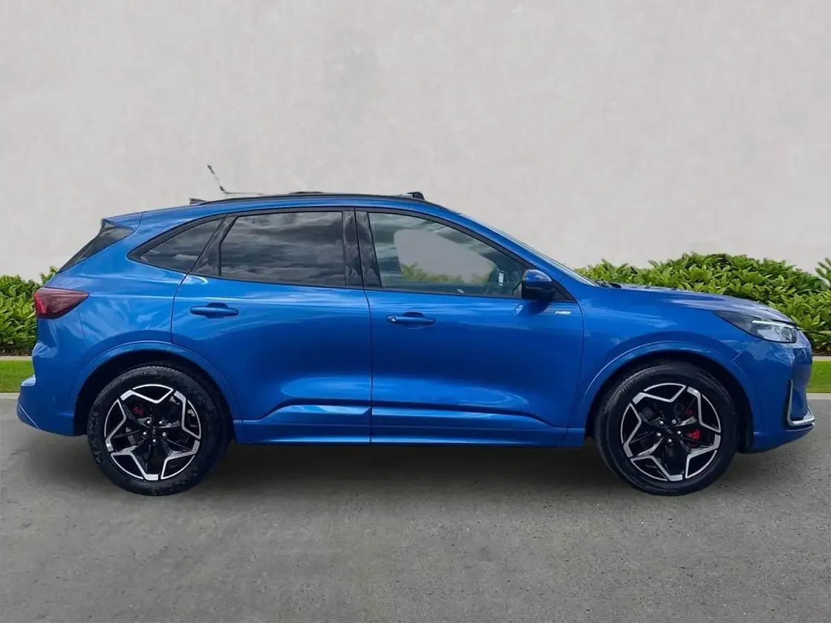 Used Ford Kuga ST-Line X 180 HP (132 kW) 2024 Blue SUV