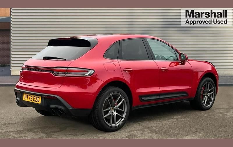 Used Porsche Macan S 374 HP (275 kW) 2023 Red SUV