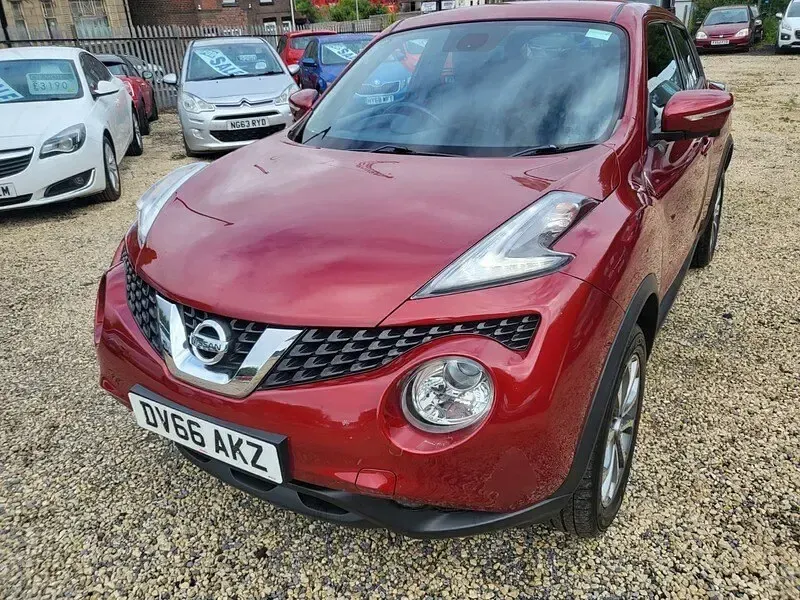 Used Nissan Juke Tekna 110 HP (80 kW) 2016 Red SUV
