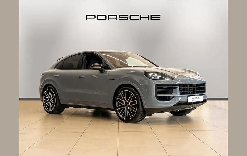Grey New 2025 Porsche Cayenne Black Edition SUV | £99,990 (Fair price) - Image 1/4