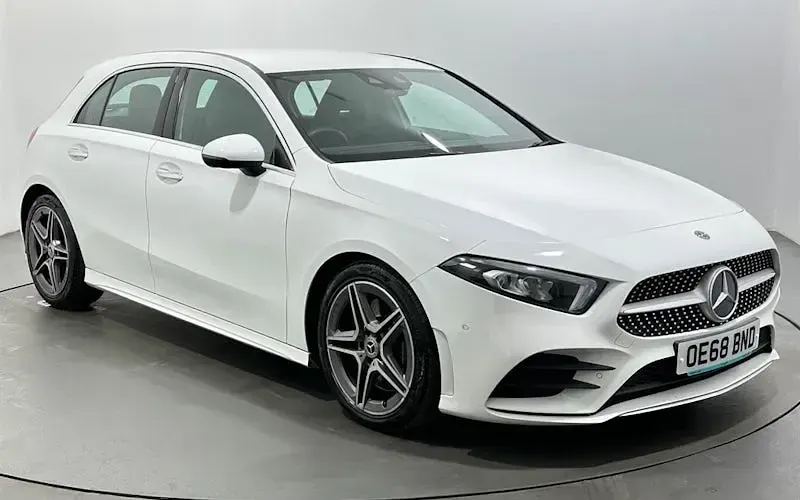 Begagnad Mercedes A250 AMG Line Premium 224 HK (164 kW) 2019 Halvkombi