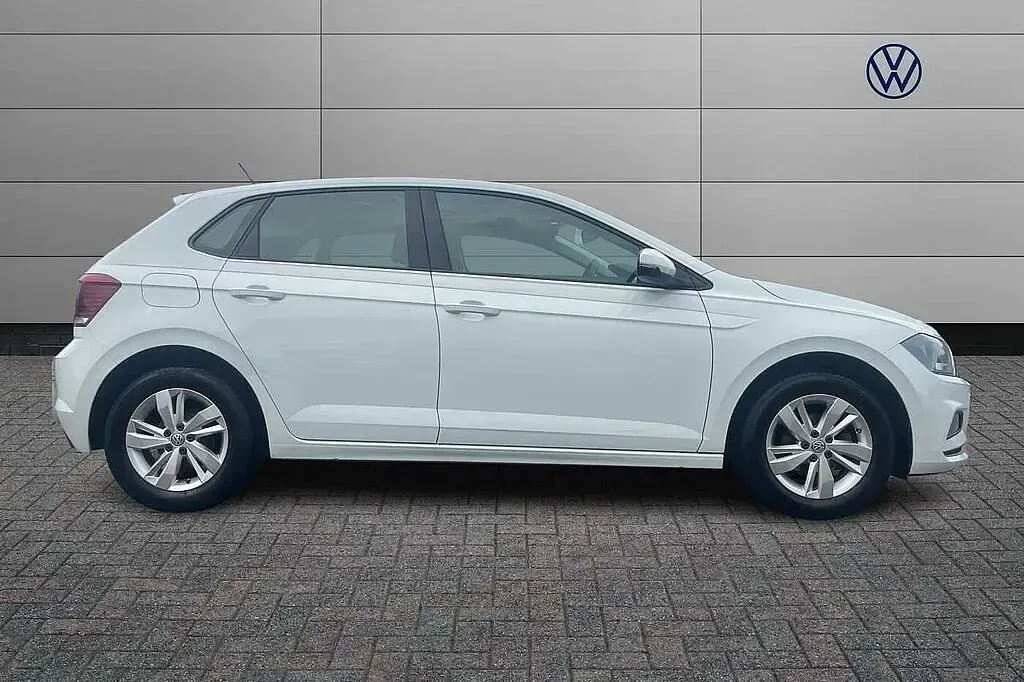 Used VW Polo SE 65 HP (47 kW) 2019 White Hatchback