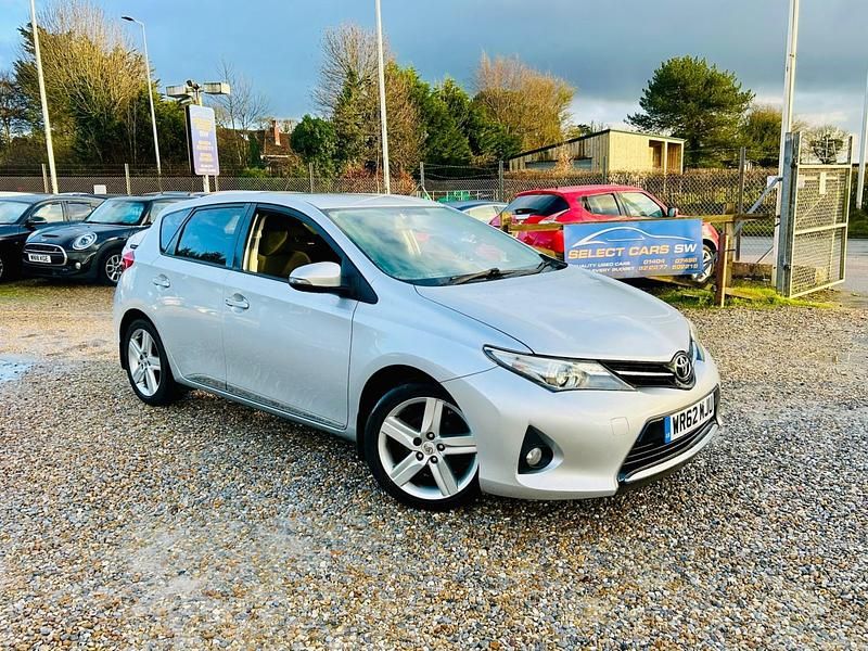 Used Toyota Auris Sport 132 HP (97 kW) 2012 Silver Hatchback